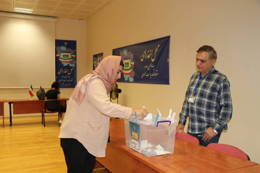 İran sandık başında! Reisi'nin halefi kim olacak? - Resim: 34